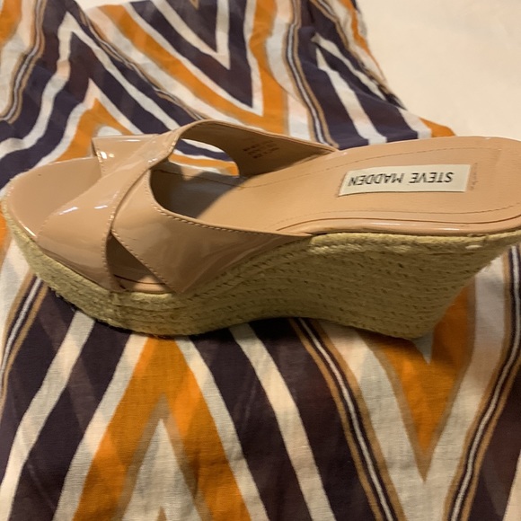 Steve Madden tan woven heel wedges - Picture 6 of 13